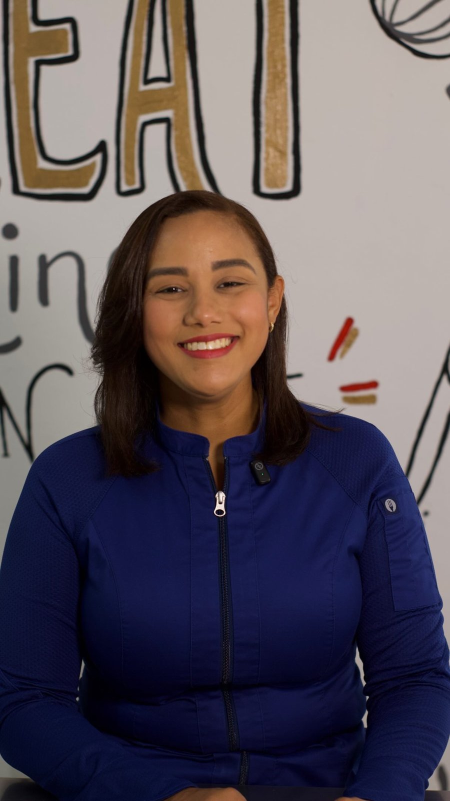 Retrato de la anfitriona del equipo de Fancy Foods sonriendo
